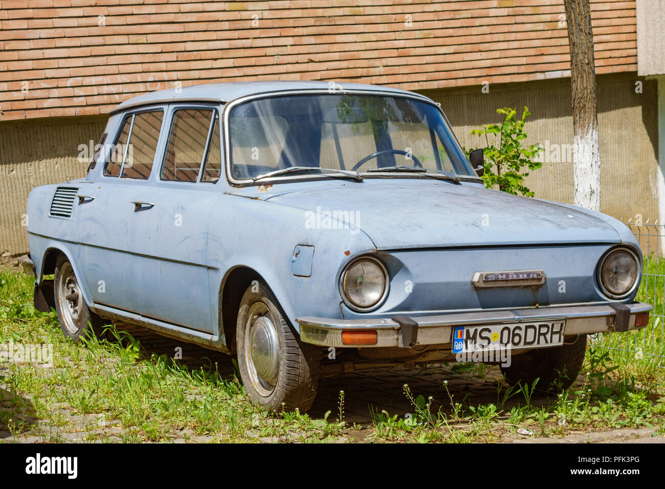 Alte Skoda 100 Stockfoto