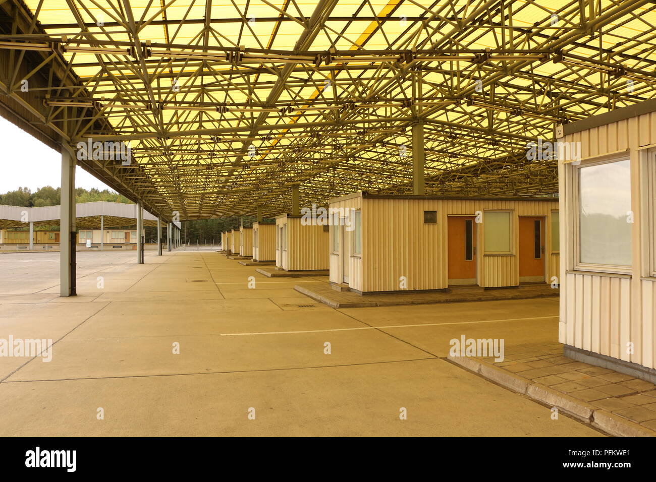 Ehemalige Grenzstation Marienborn bei Helmstedt zwischen West- und Ostdeutschland in Sachsen Anhalt. Heute Gedenkstätte der deutschen Teilung. Stockfoto
