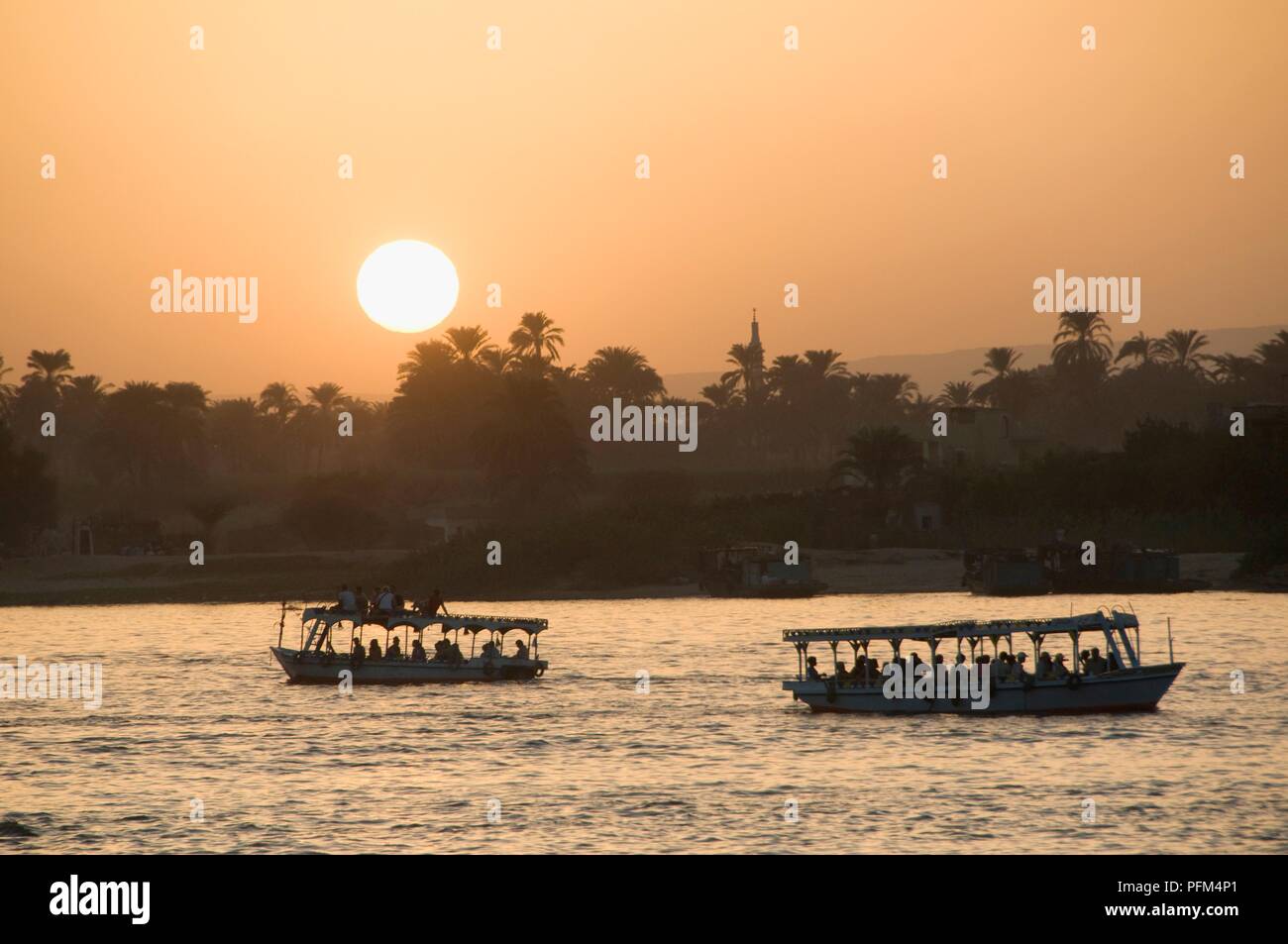 Ägypten, Luxor, gehen auf dem Nil bei Sonnenuntergang Stockfoto
