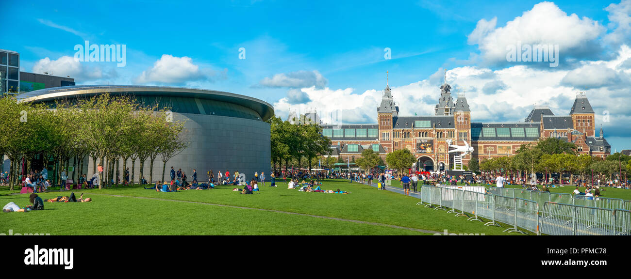 Panoramablick auf Van Gogh Museum und dem Rijksmuseum in Amsterdam, Holland Stockfoto