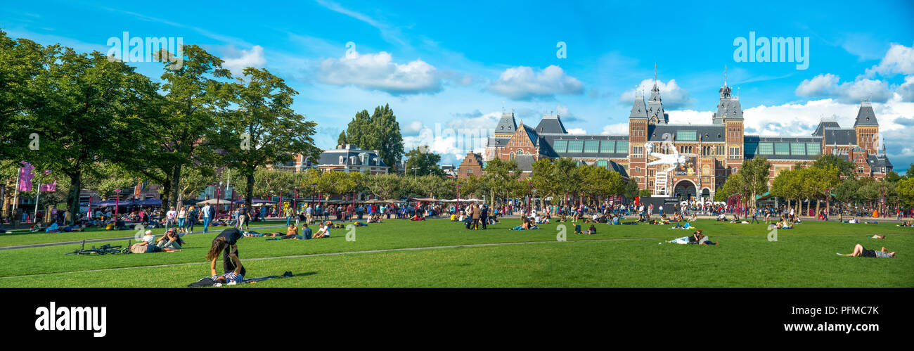 Panoramablick auf das Rijksmuseum in Amsterdam, Holland Stockfoto