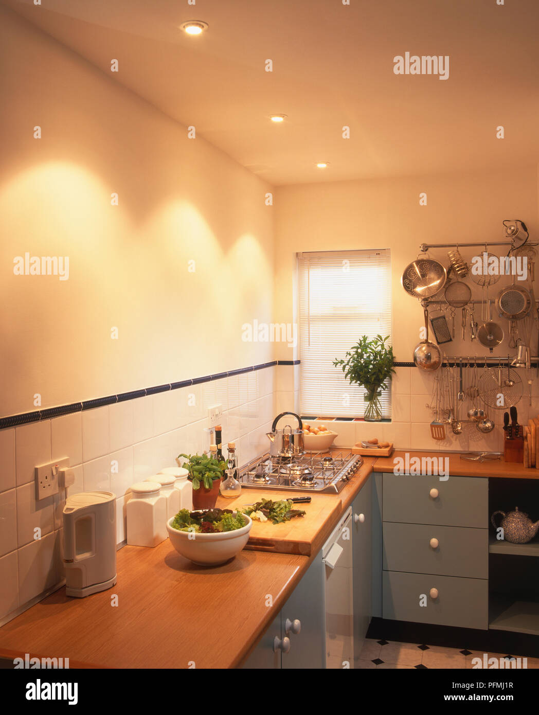 Decke Downlights über küchenarbeitsplatte Stockfotografie - Alamy