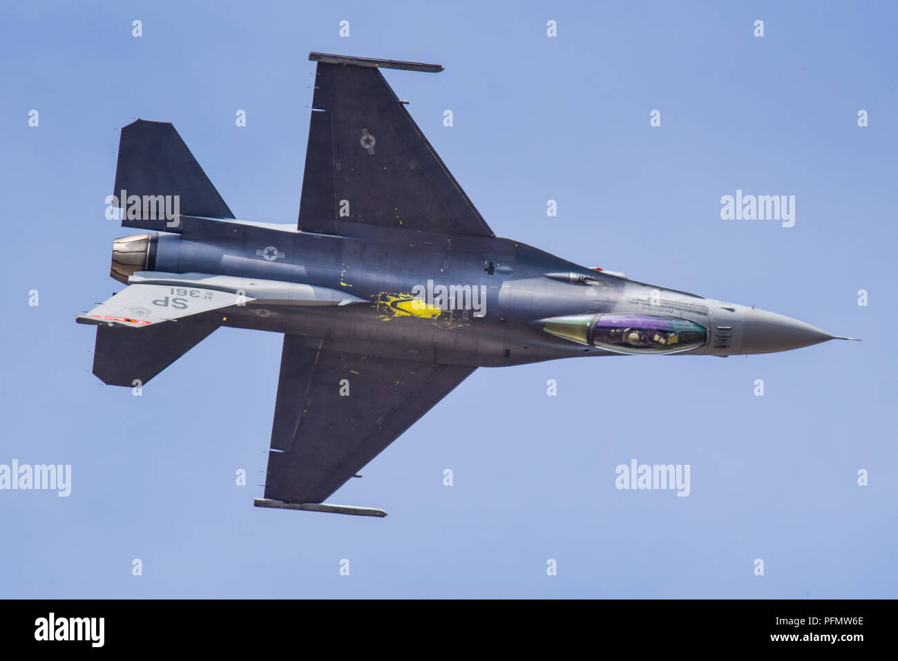 Lockheed Martin F-16 Kampfflugzeug Falcon auf der Farnborough International Airshow der 480th Fighter Squadron aus Spangdahlem Stockfoto