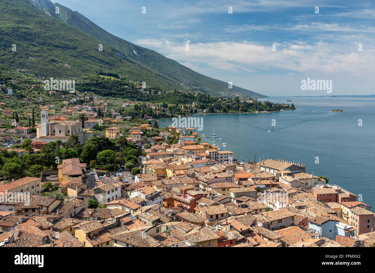 Blick auf die Stadt Malcesine vom Castello Scaligero Stockfoto
