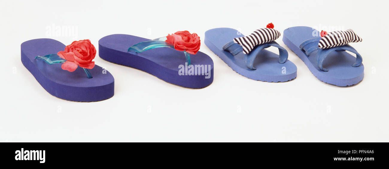 Zwei Paar Flip Flops Stockfoto