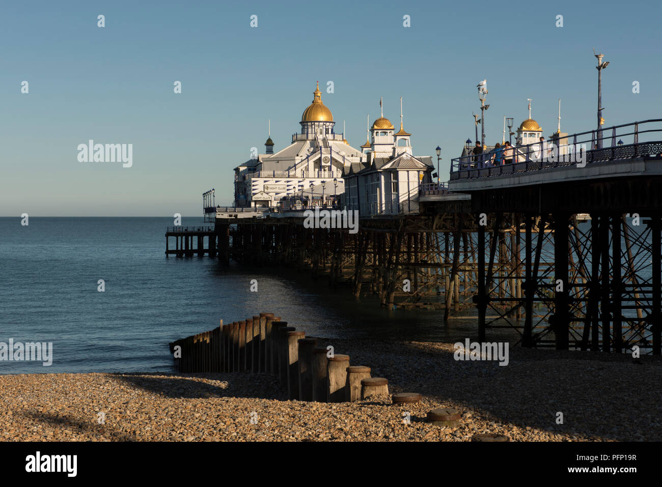 Eastbourne Pier in der Grafschaft East Sussex, an der Südküste von England in Großbritannien Stockfoto