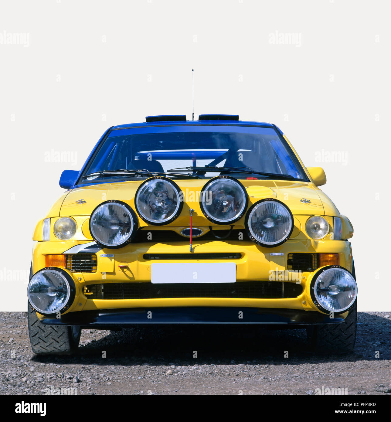 Stationäre Ford Rallye Auto mit sechs Scheinwerfer vorne Stockfoto