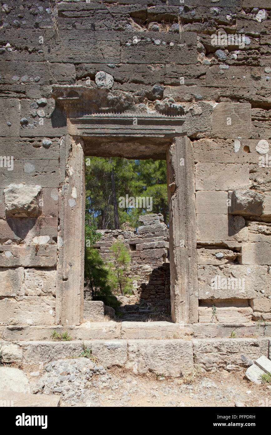 Türkei, Manavgat, Seleukia, Blick auf den Eingang der alten Ruine Stockfoto