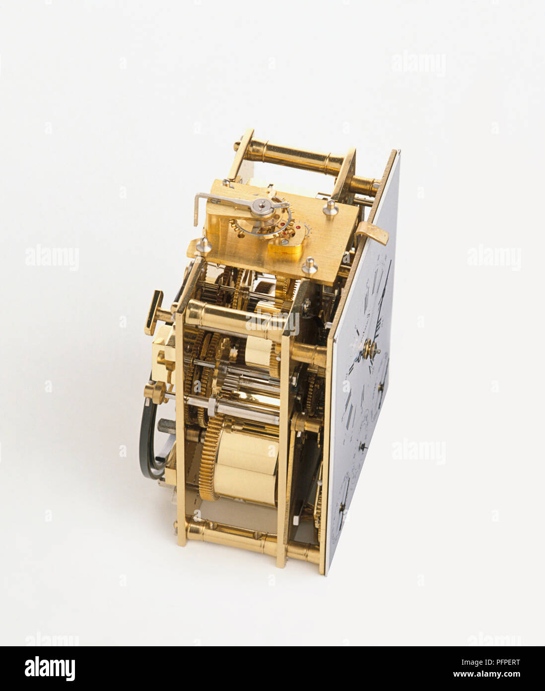 Brass carriage clock angezeigt Mechanismus Stockfoto