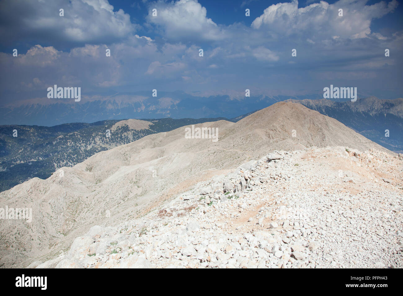 Die Türkei, in der Nähe von Kemer, Blick vom Gipfel des Mount Olympos (Tahtali Dag) Stockfoto