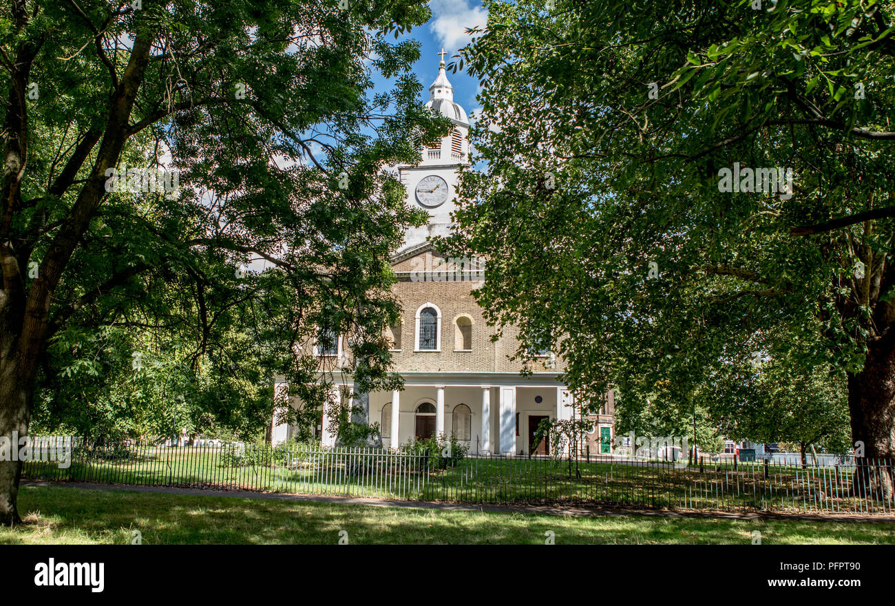 Die Kirche der Heiligen Dreifaltigkeit Clapham Common London UK Stockfoto