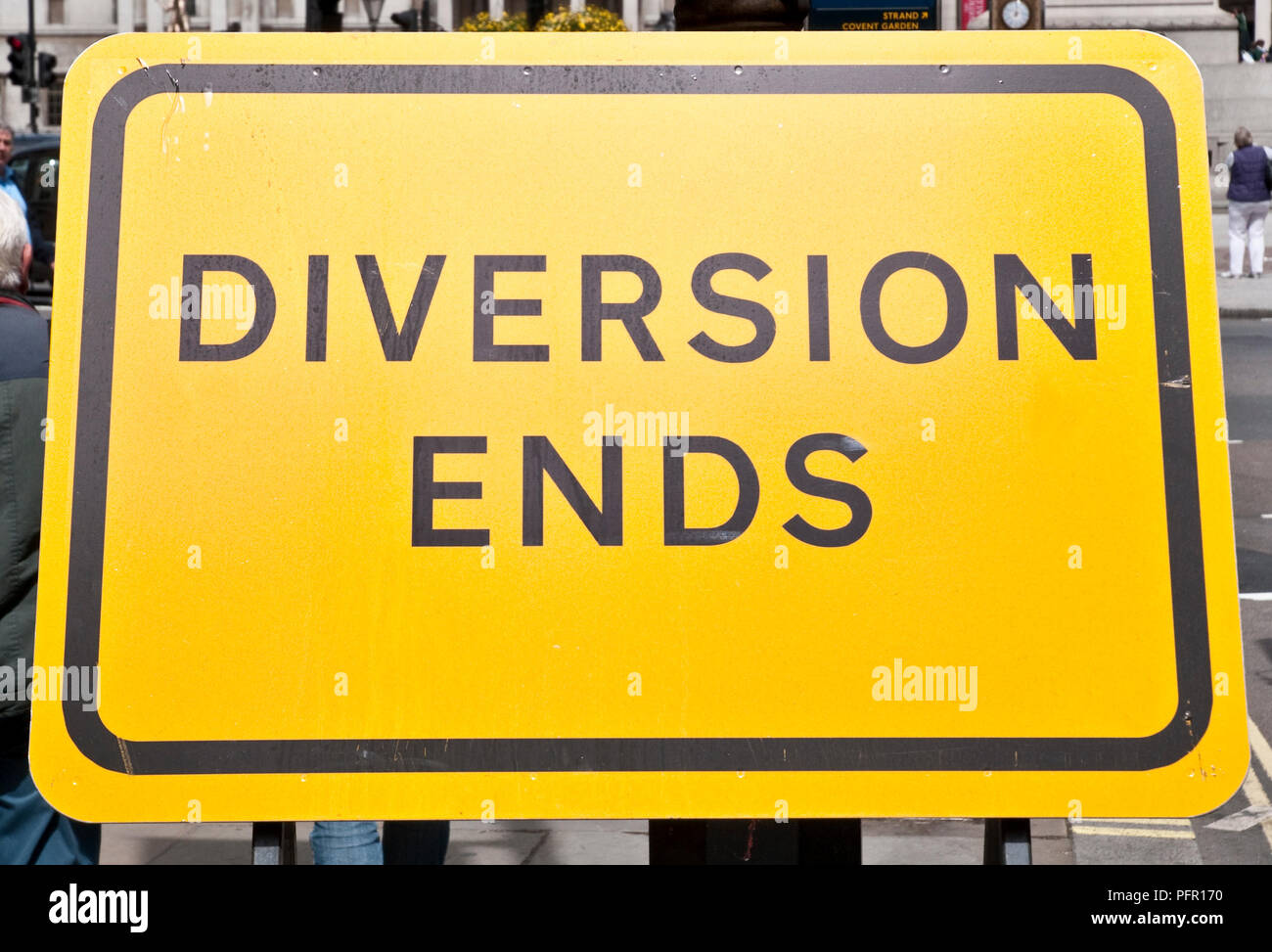 Grossbritannien, England, London, Abzweigung enden Schild, close-up Stockfoto