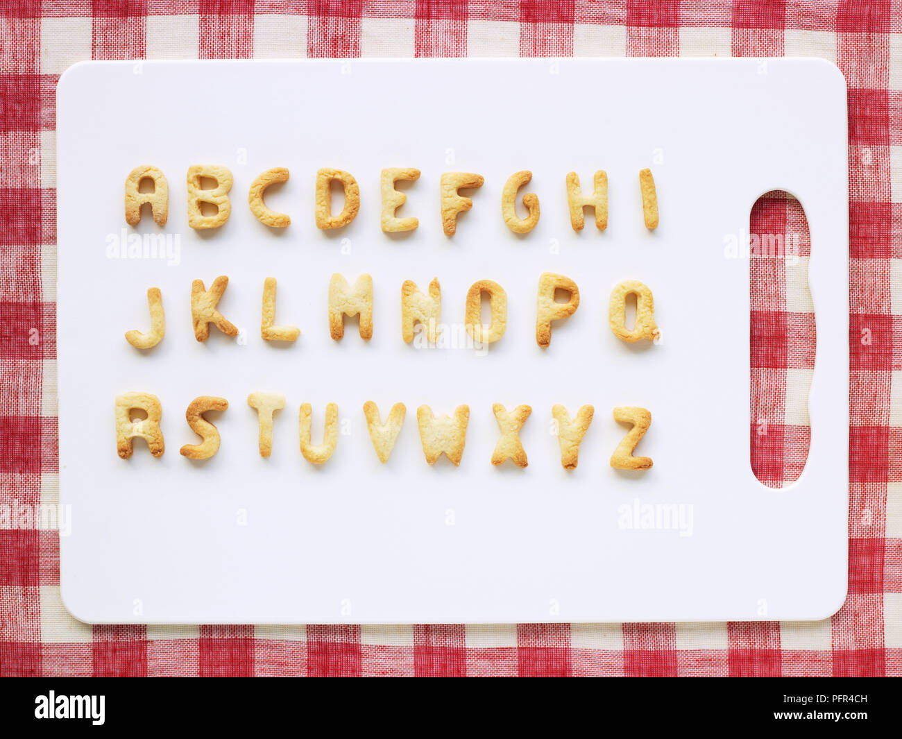 Schreiben geformte Gebäck oder Alphabet Kekse Stockfoto