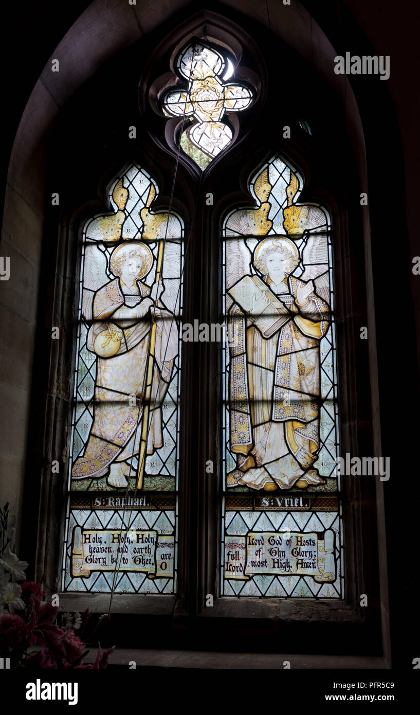 Saint Raphael und St. Uriel, Glasmalerei, St. Johannes der Täufer Kirche, Stanford-on-Soar, Nottinghamshire, England, Großbritannien Stockfoto