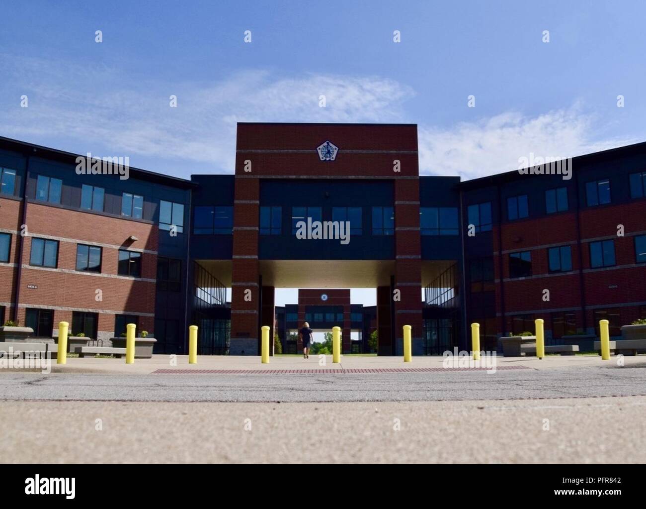 Eine Armee Aktivitäten Nachricht freigegeben Jan. 2, 2018, sofern die Anweisungen für BAH Belege. Diese Leitlinien enthalten eine März 1, 2018 Deadline. Soldaten, die Ihre Dokumente nicht vorlegen wird eine Ermäßigung auf Ihre kann am Ende des Monats verlassen und Gewinn- und Verlustrechnung. Soldaten können ihre BAH wiederherstellen, indem Sie eine aktualisierte DA Form 5960 und Abhängigkeit Unterlagen für Personalentscheidungen Büro Ihres Geräts (S1) oder der Personalabteilung. Der S1 oder HR Professional müssen die Dokumente hochladen, um iPERMS und die Dokumente vorlegen zu Dfas. Stockfoto