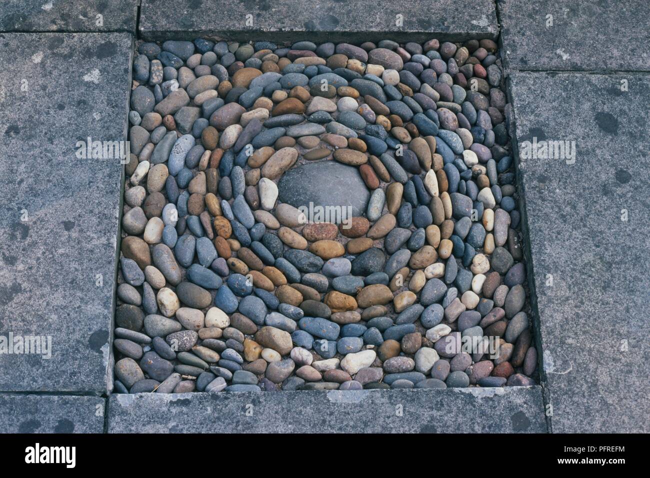 Kieselstein Mosaik auf Terrasse Stockfotografie