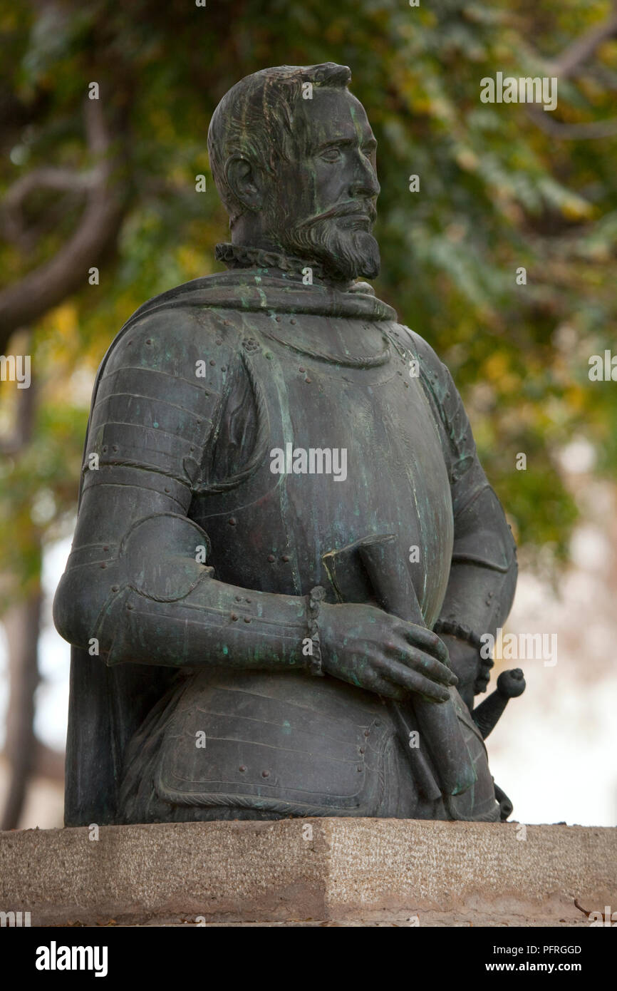 Chile, La Serena Coquimbo Region, Stadt, Plaza de Armas, Statue von Pedro Gutierrez de Valdivia, 16. Jahrhundert spanische Konquistador Stockfoto
