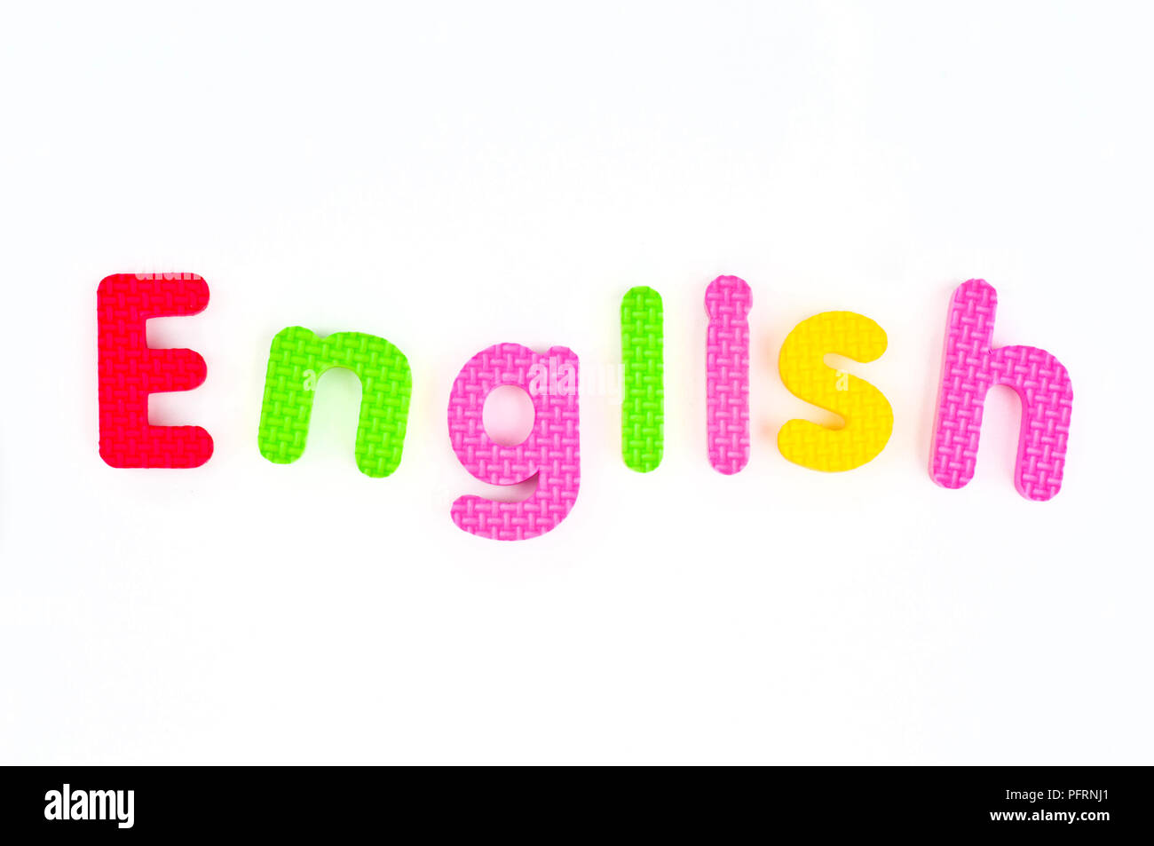 Bunte Schaumstoff Buchstaben angeordnet das Wort "Englisch" zu bilden Stockfoto