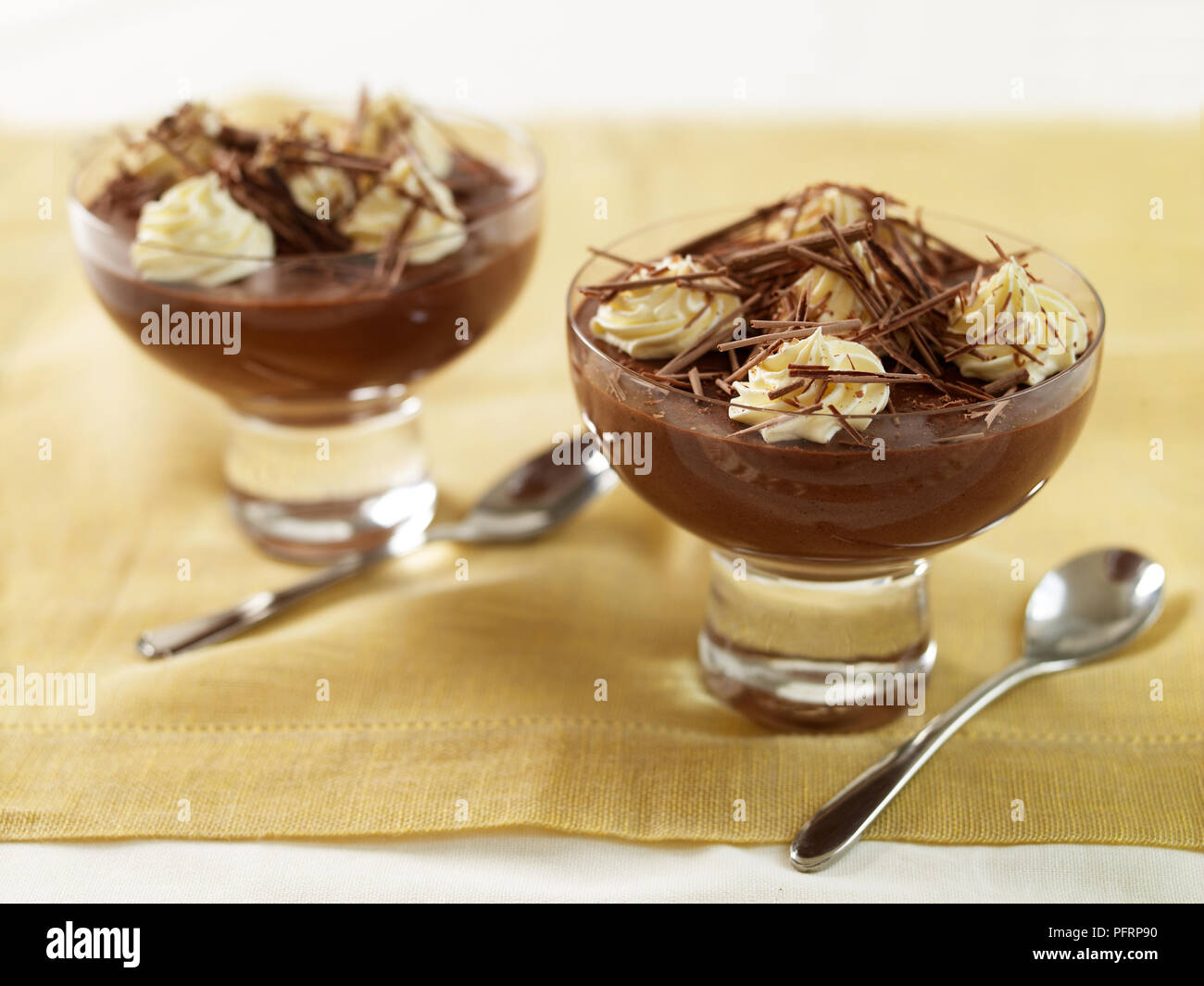 Dunkle Mousse au Chocolat Stockfoto