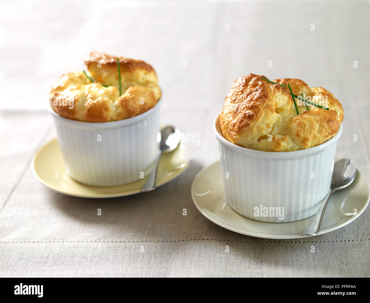 Knoblauch und Ziegenkäse souffles Stockfoto