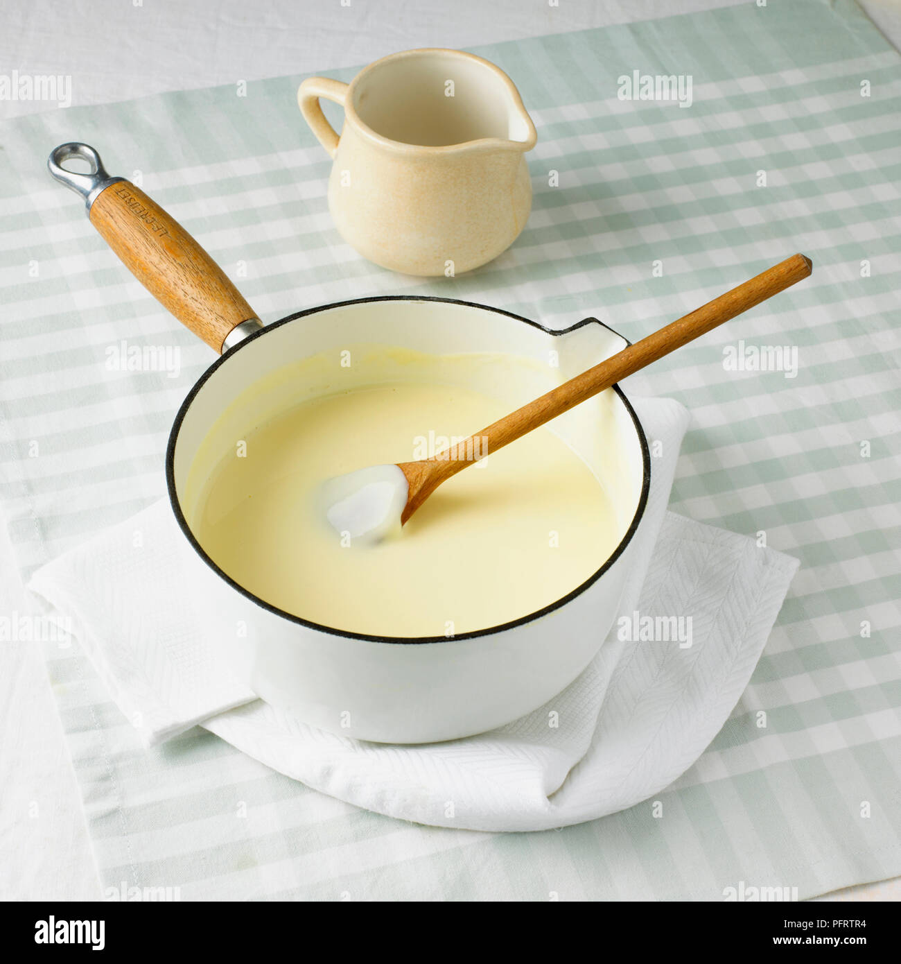 Hausgemachter Vanillepudding Stockfoto