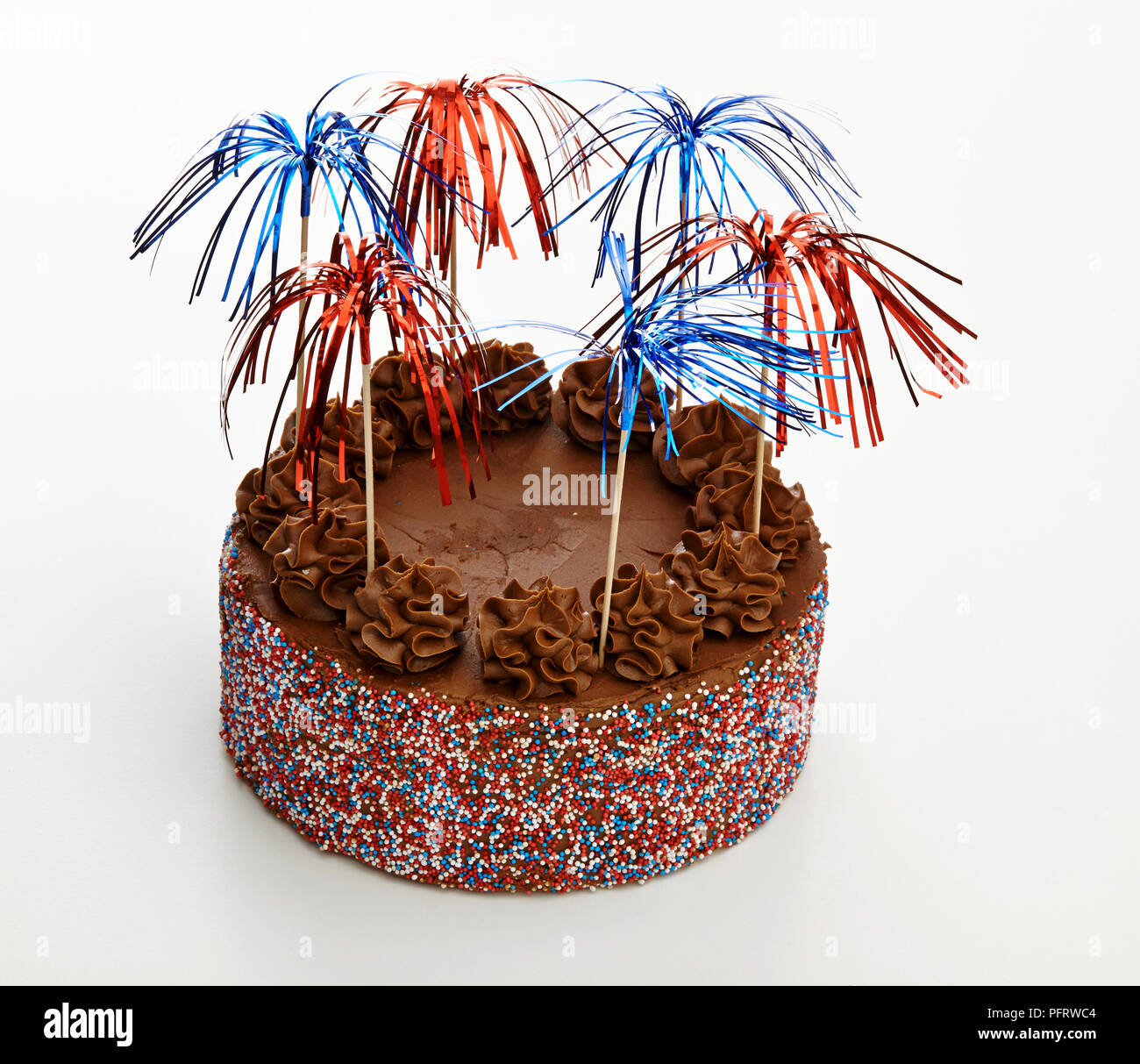 Kuchen mit exotischen Christbaumschmuck Stockfoto