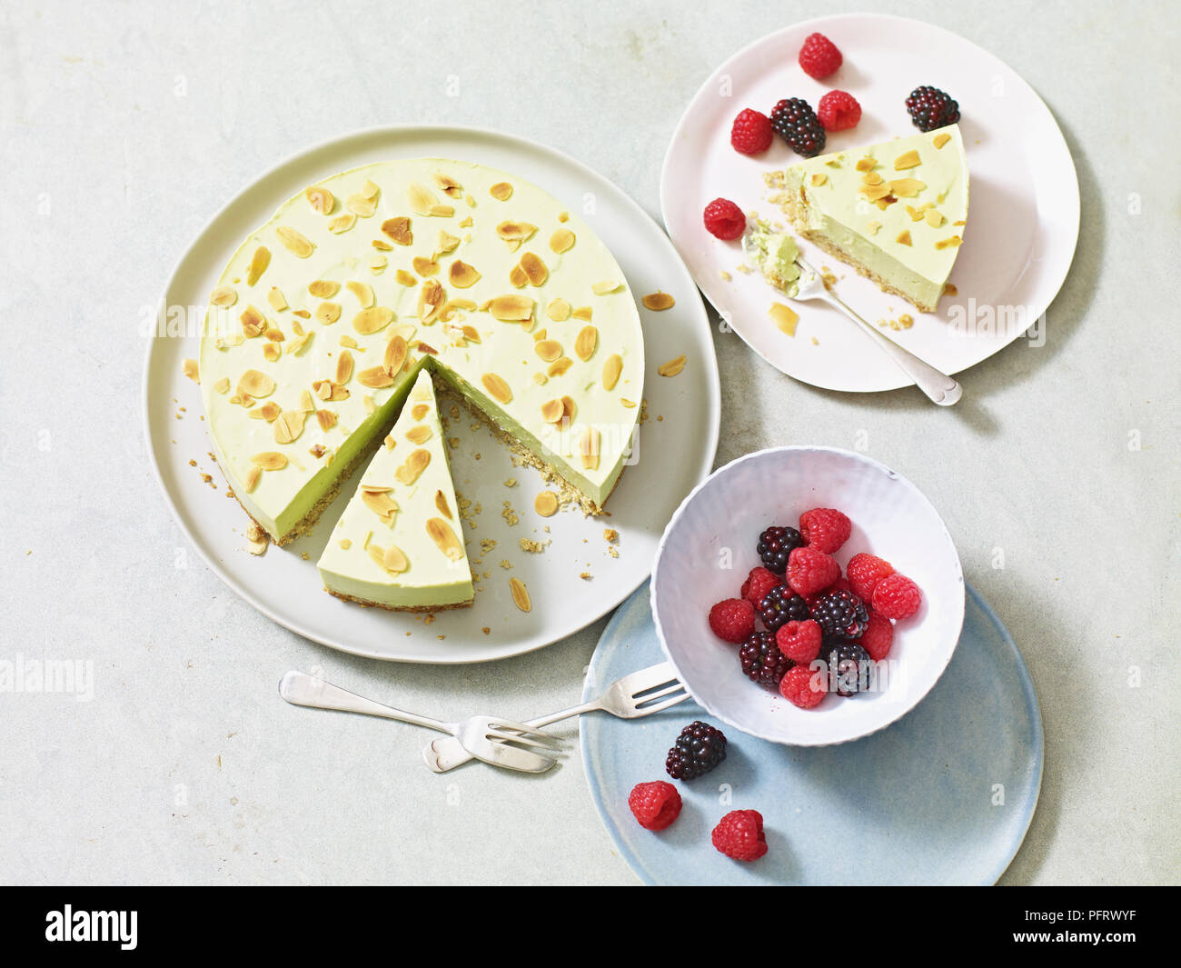 Avocado und lime Cheesecake Stockfoto