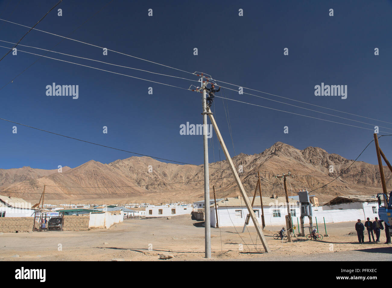 Elektriker in der Stadt Murghab auf dem Pamir Highway, Tadschikistan Stockfoto