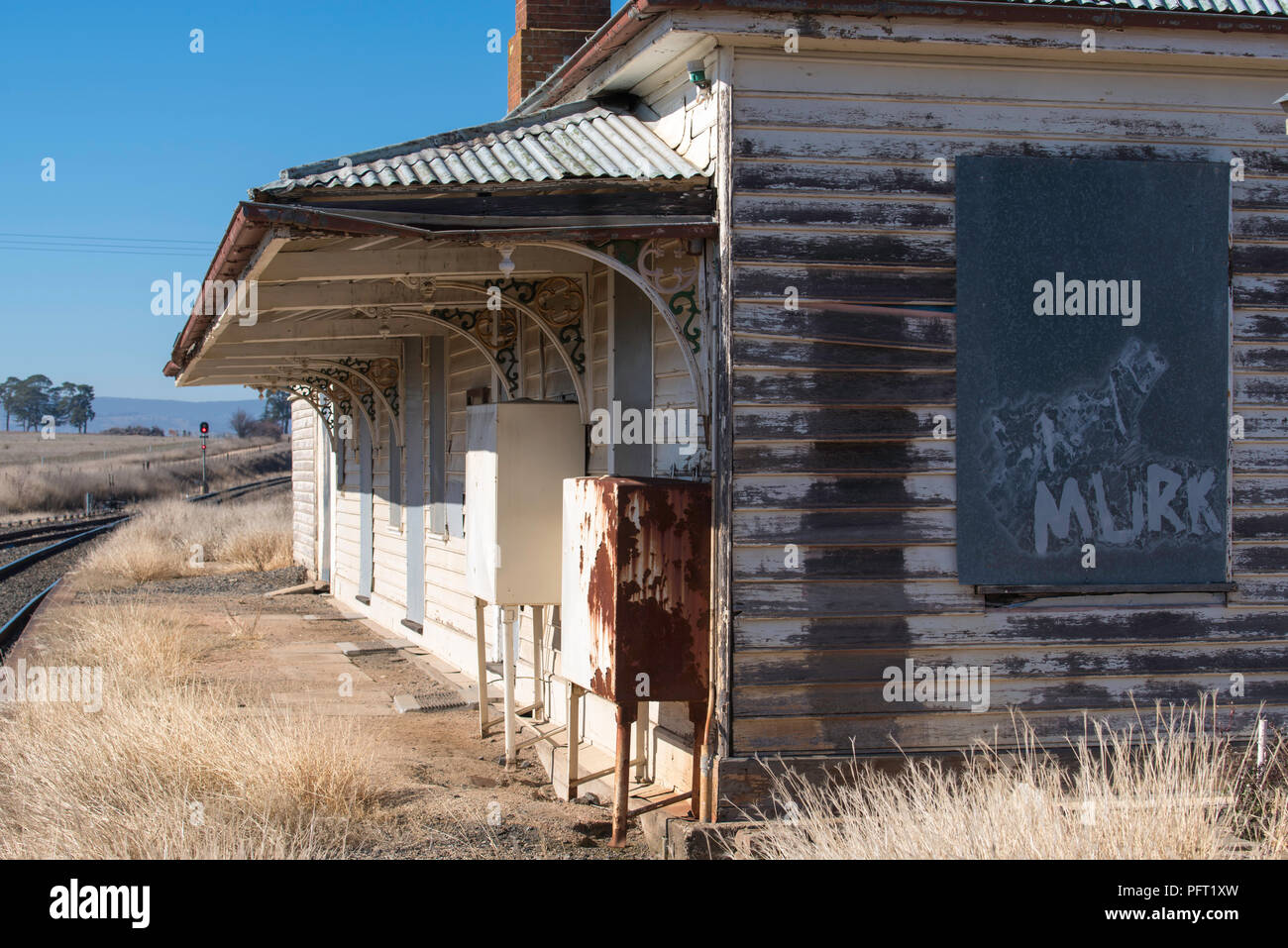 Jetzt geschlossen und mit Brettern vernagelt, Raglan Bahnhof ist ein non-standard Version der Anzahl 9 Typ Station im Jahre 1890 aus Holz mit einem Bügeleisen Dach gebaut Stockfoto