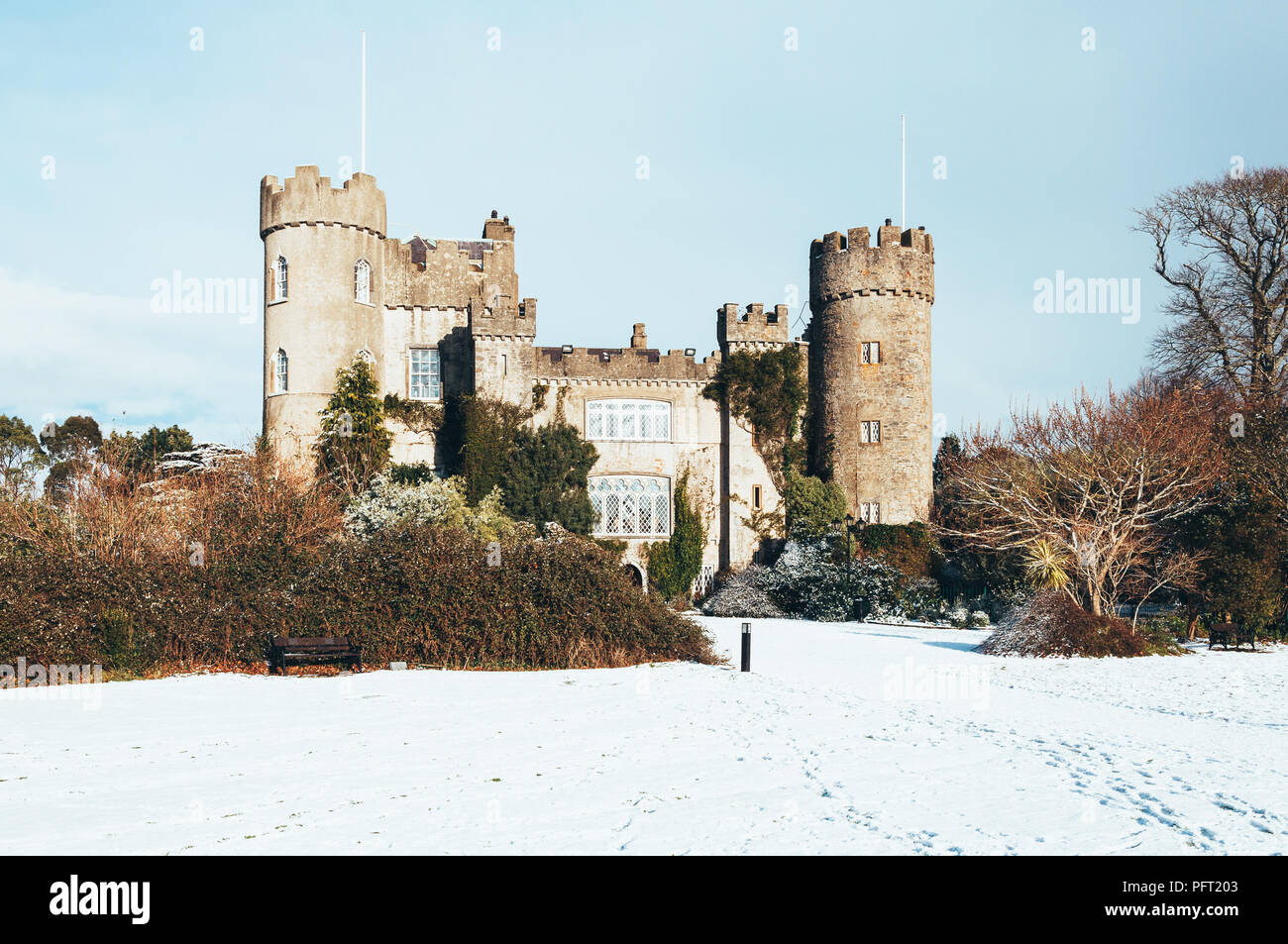 Malahide Castle in Schnee, Co Dublin, Irland. Stockfoto