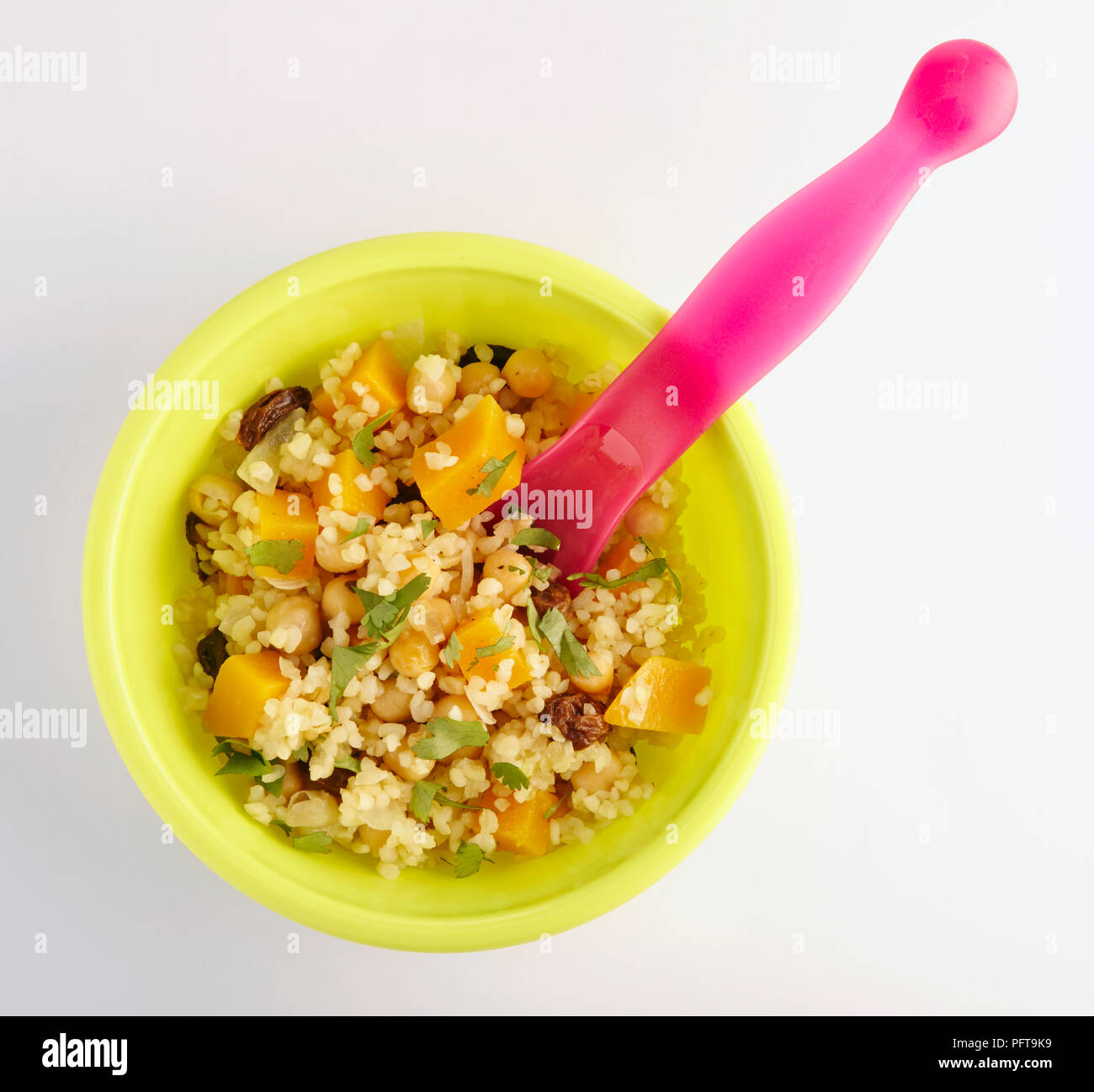 Vollkorn Salat mit Kürbis und Kichererbsen, Babynahrung Stockfoto