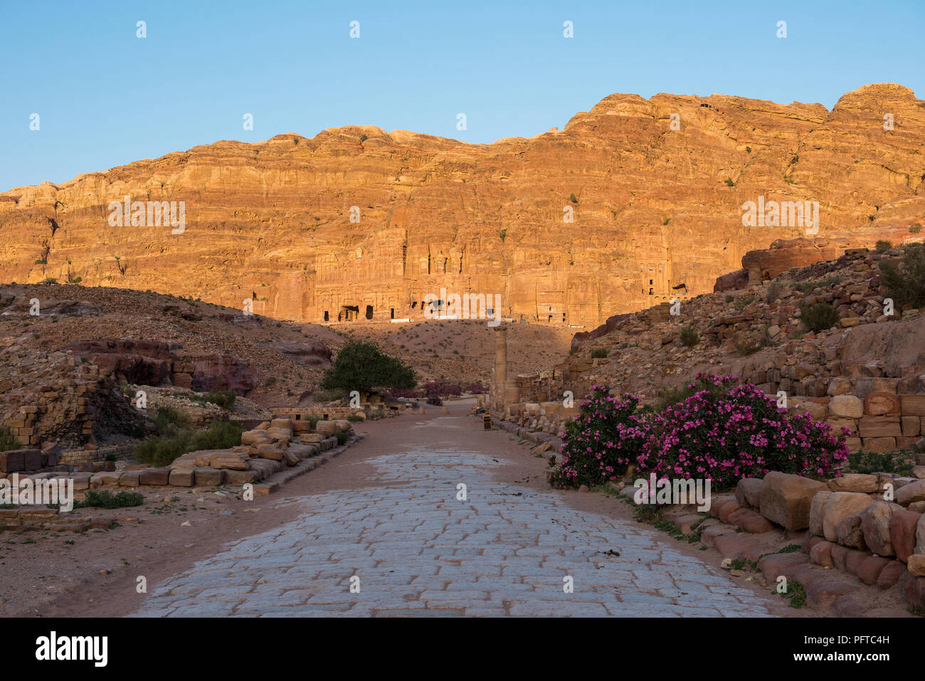 Römische Ruinen in der Kolonnade Straße. Petra, Jordanien Stockfoto