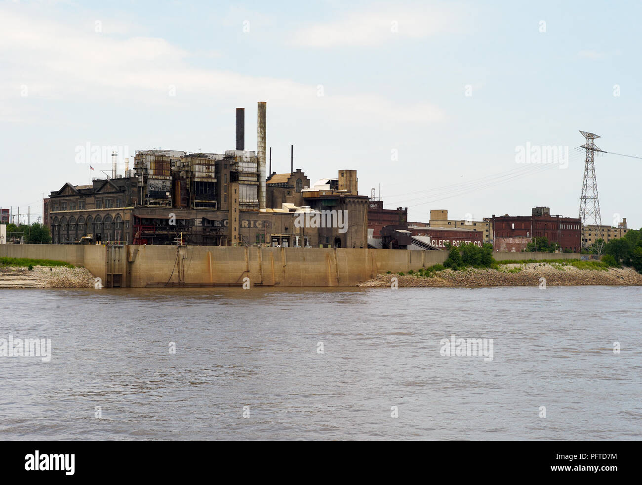 Saint LOUIS, MISSOURI, USA - 23. Juli 2009: Ashley Street Light and Power Building, Union Electric Company Coal Powerplant Stockfoto