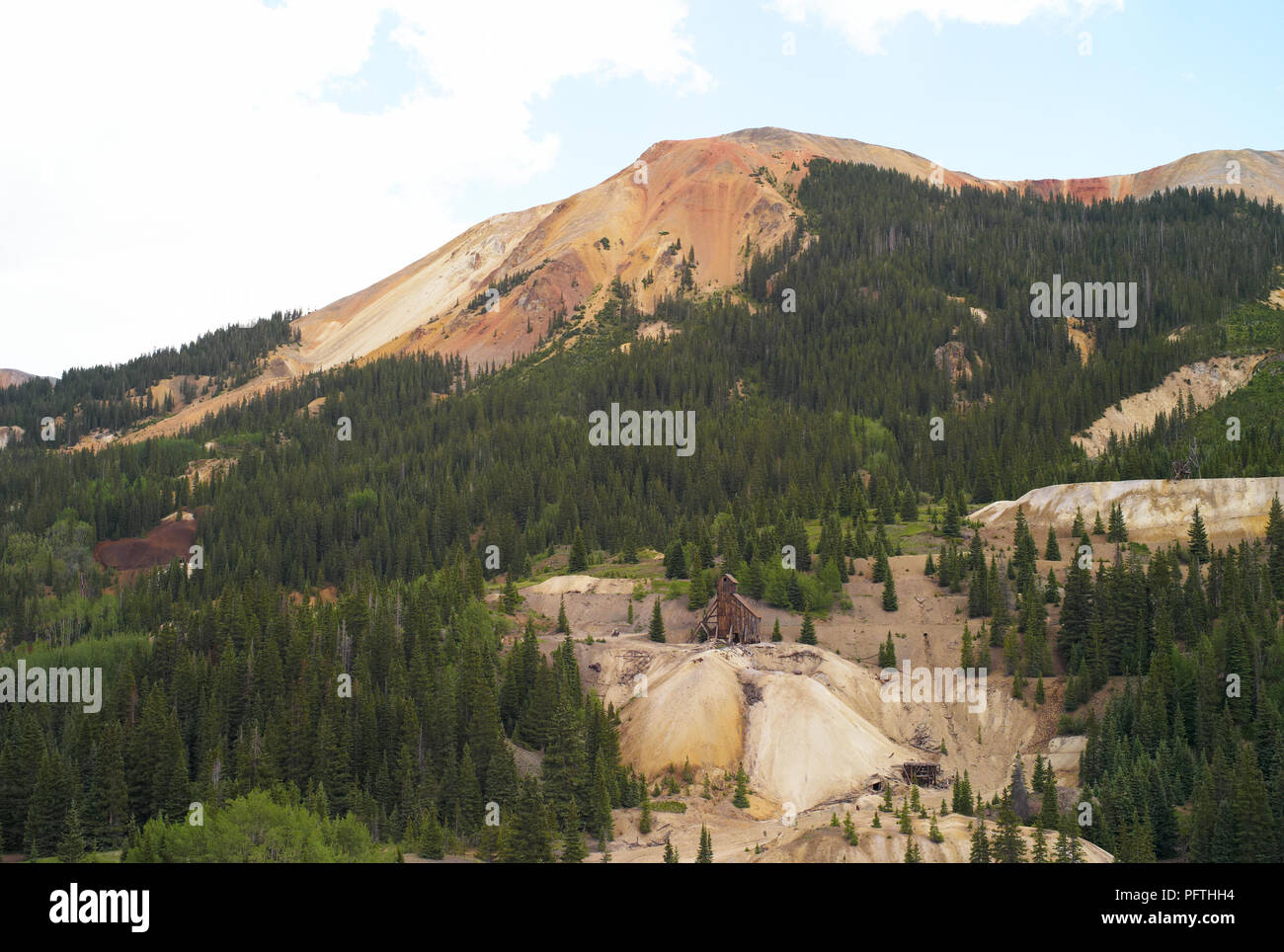 Verfallene Mine am Red Mountain Pass, Colorado Stockfoto