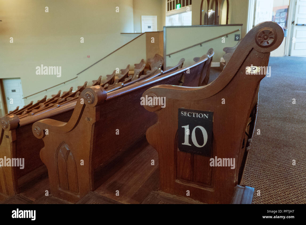 Im Ryman Auditorium in Nashville in Schwarz und Weiß Stockfoto