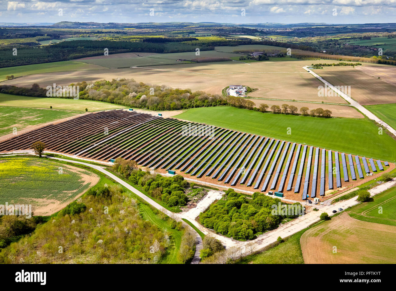 Antenne des Solarparks in Wiltshire Stockfoto