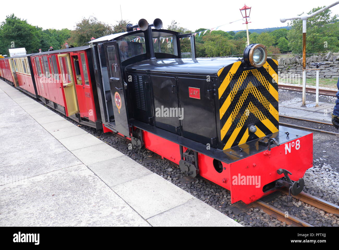 Eine Schmalspurbahn diesel Bahn, Pkw Fahrten für Besucher auf die kirklees Light Railway an der West Ton in West Yorkshire Stockfoto