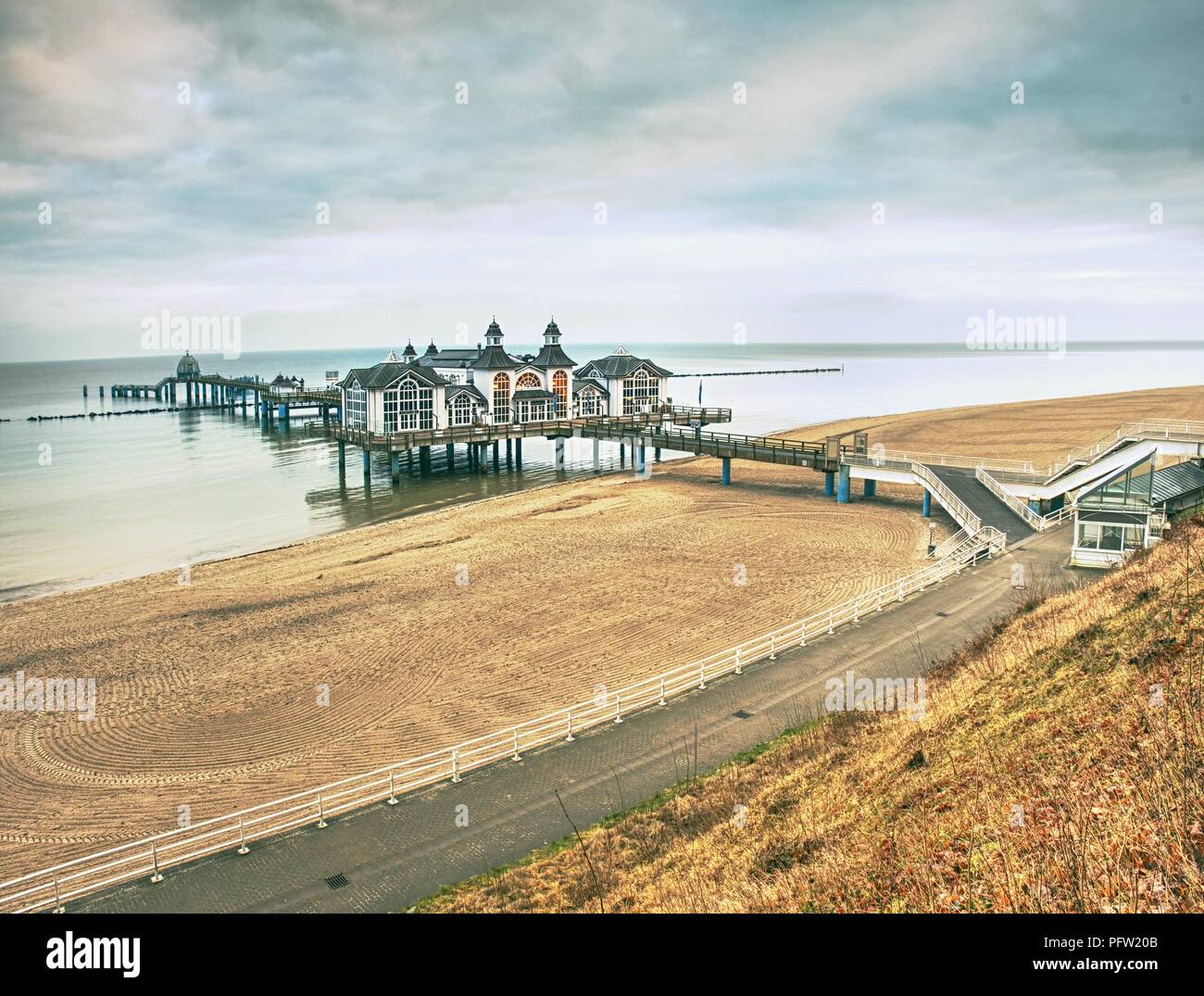 Historische Seebrücke von Sellin auf der Insel Rügen 27. Januar 2018 ...