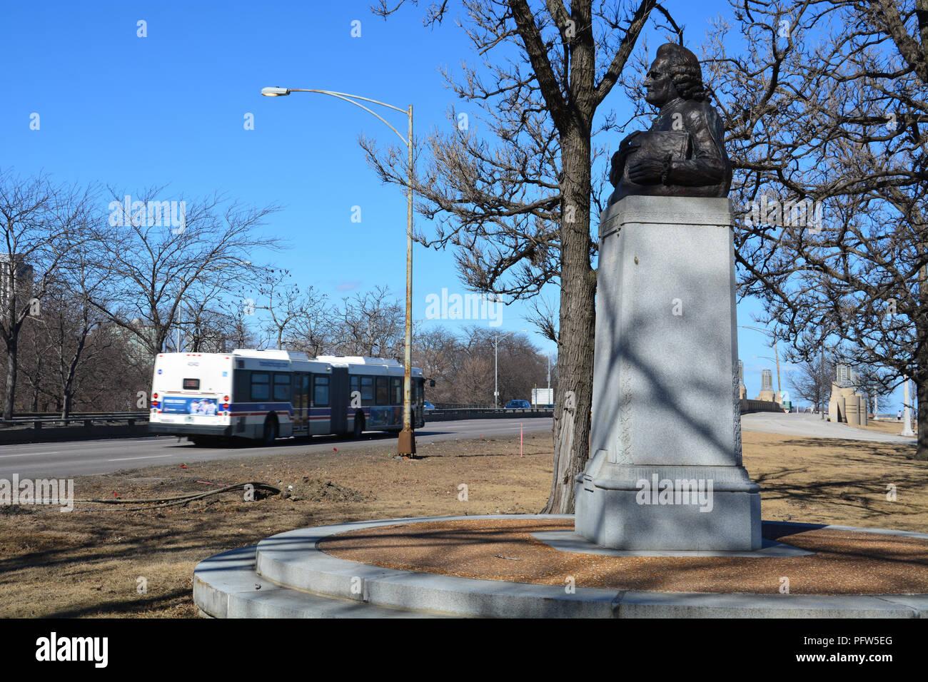 Chicagos rekonstruiert Emanuel Swedenborg Büste, befindet sich neben dem N Lake Shore Drive, feiert die schwedische Wissenschaftler und Theologe. Stockfoto