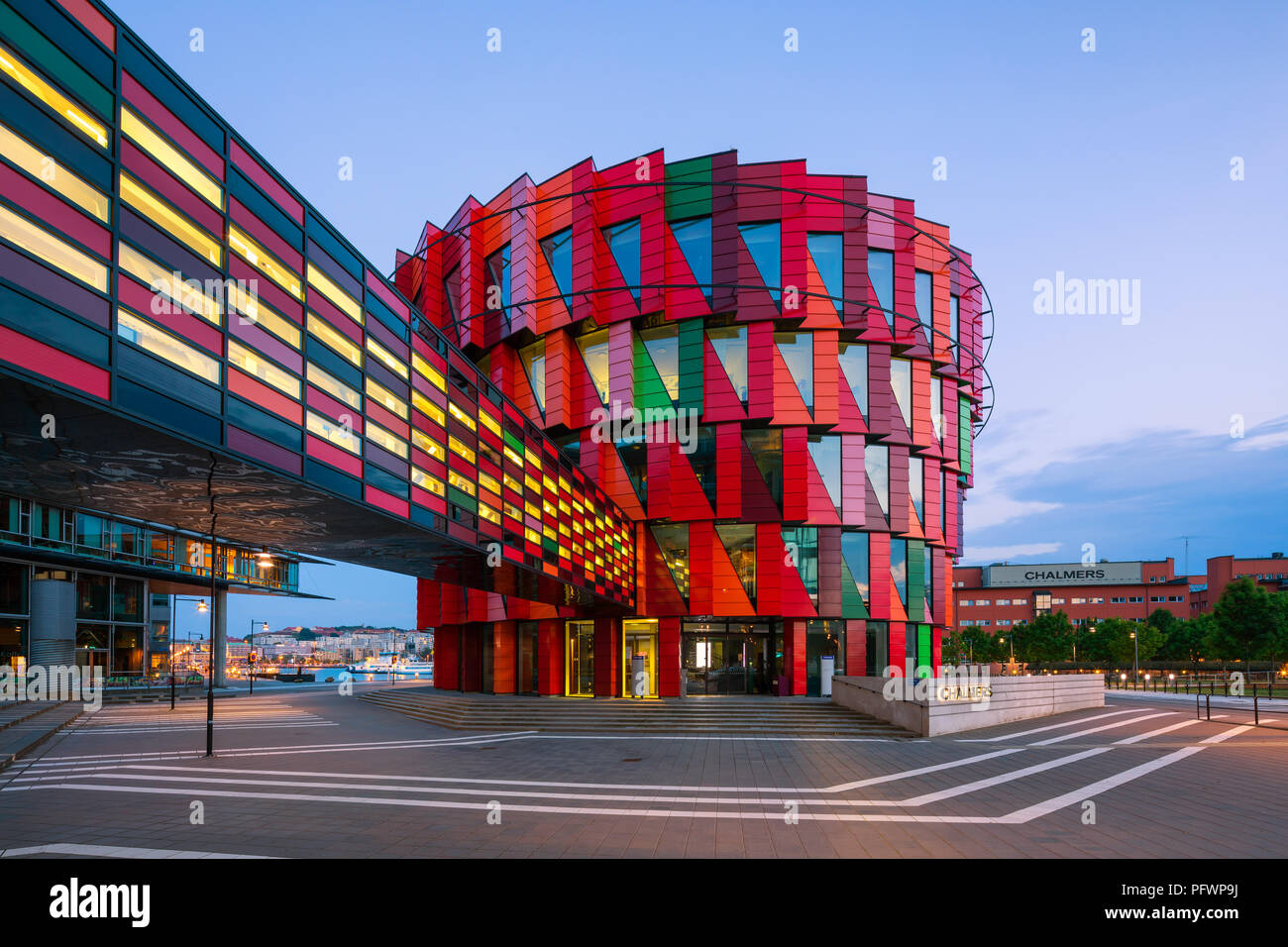 Kuggen (Schwedisch für "Die (Zahnrad) cog") ist ein Gebäude im Besitz von Immobilien Firma Chalmersfastigheter für Universität Chalmers in Goth Stockfoto Kuggen (Schwedisch für "Die (Zahnrad) cog") ist ein Gebäude im Besitz von Immobilien Firma Chalmersfastigheter für Universität Chalmers in Goth Stockfoto