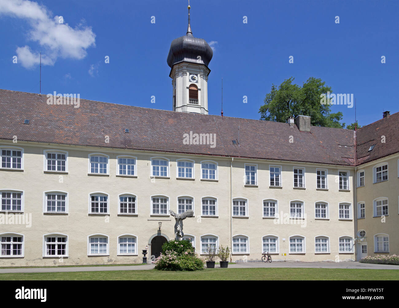 Palast mit St. Georg und Jakob Kirche, Isny, Allgäu, Baden-Württemberg, Deutschland Stockfoto