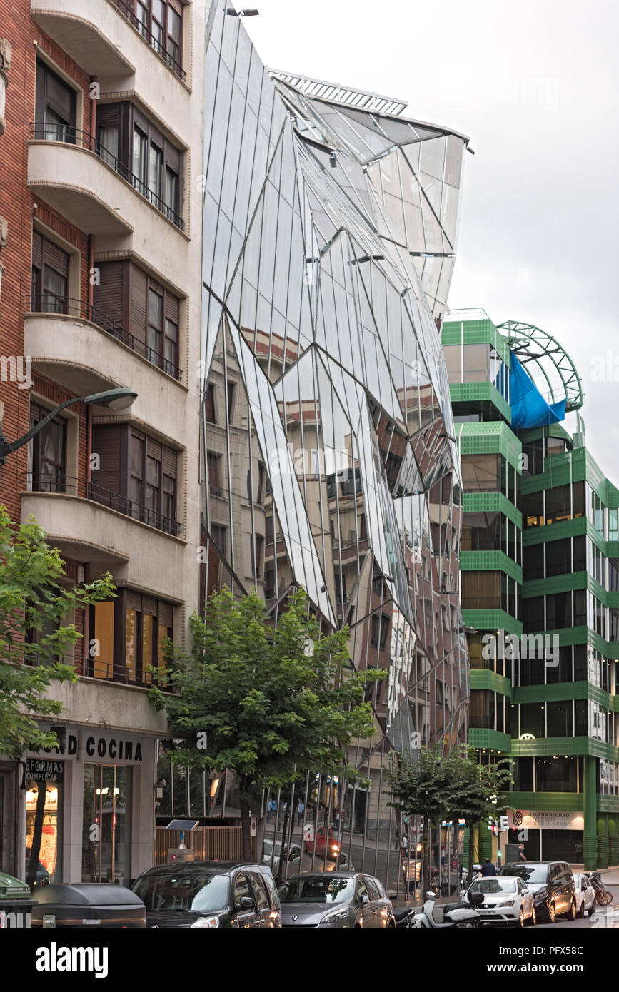 Neue, moderne Glas Haus in der Innenstadt von Bilbao, Spanien. Stockfoto