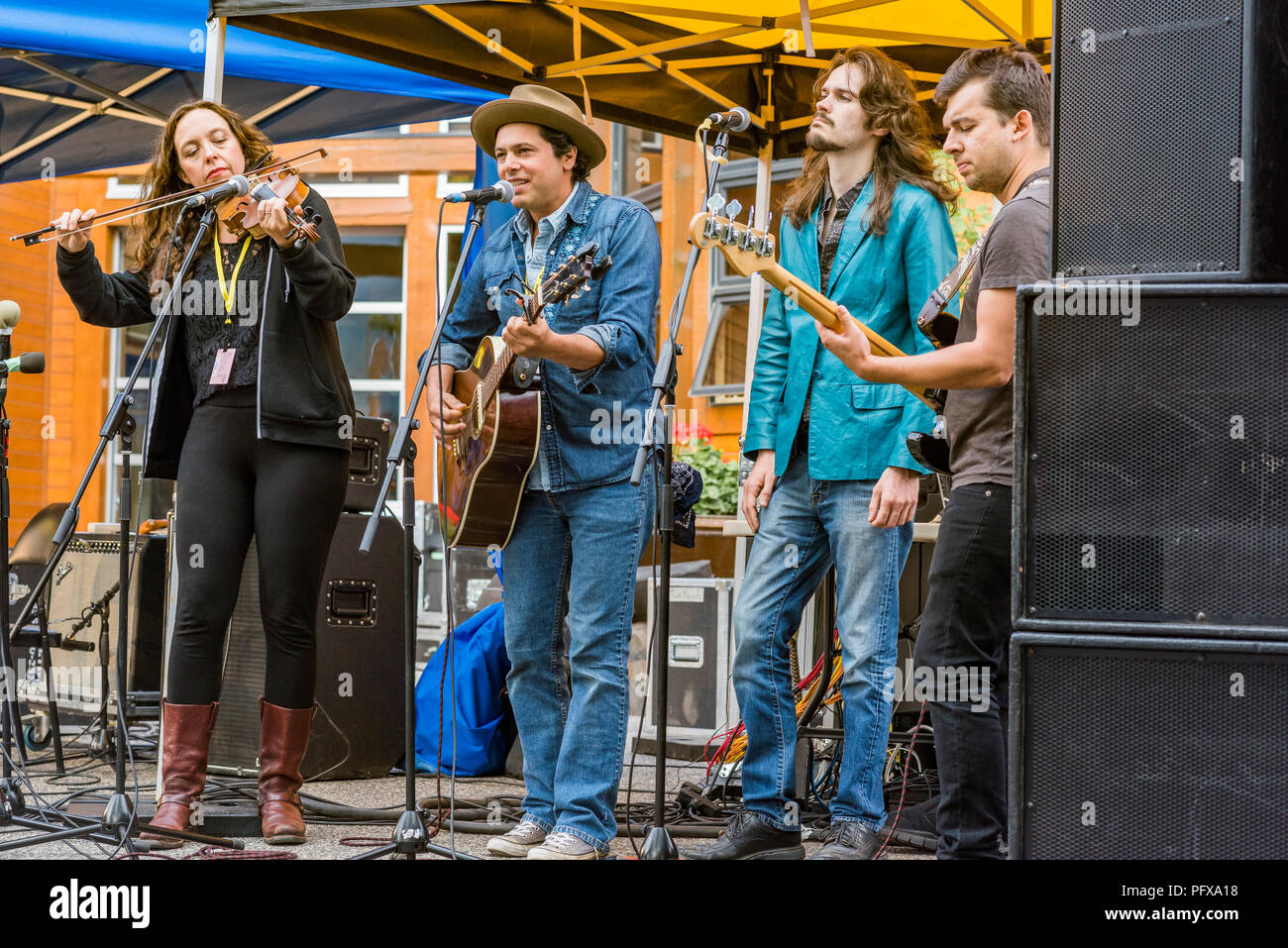 Die Säugetiere band At Canmore Folk Music Festival, Canmore, Alberta, Kanada durchführen Stockfoto