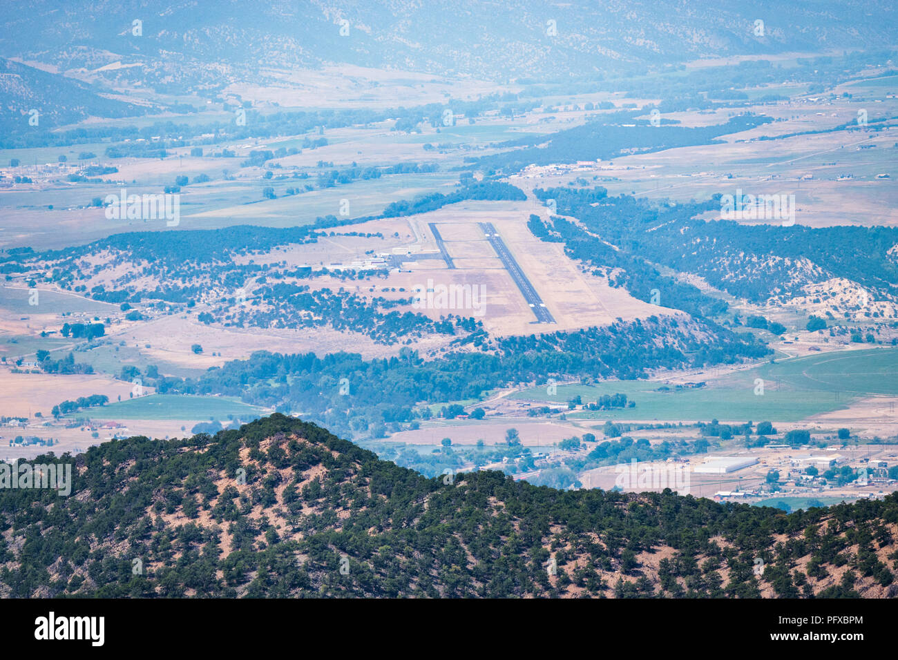 Wald Feuer Rauch; hoher Aussichtspunkt Blick von harriett Alexander Air Field; Salida & Arkansas River Valley aus dem Krater; USA Stockfoto