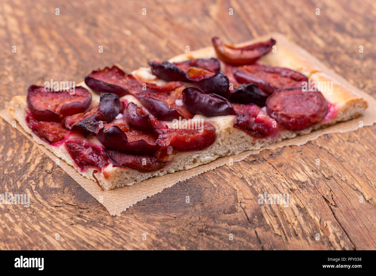 Bayerische zwetschgendatschi, eine lokale Pflaumenkuchen Stockfoto