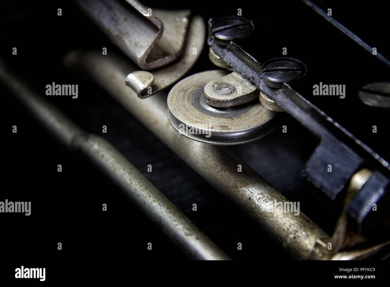 Haken & Rad; Blick auf die schiebemechanismus eines 1923 Schreibmaschine. Industrielle, großen schwarzen Bereichen, geeignet für Business und Industrie Werbung Stockfoto