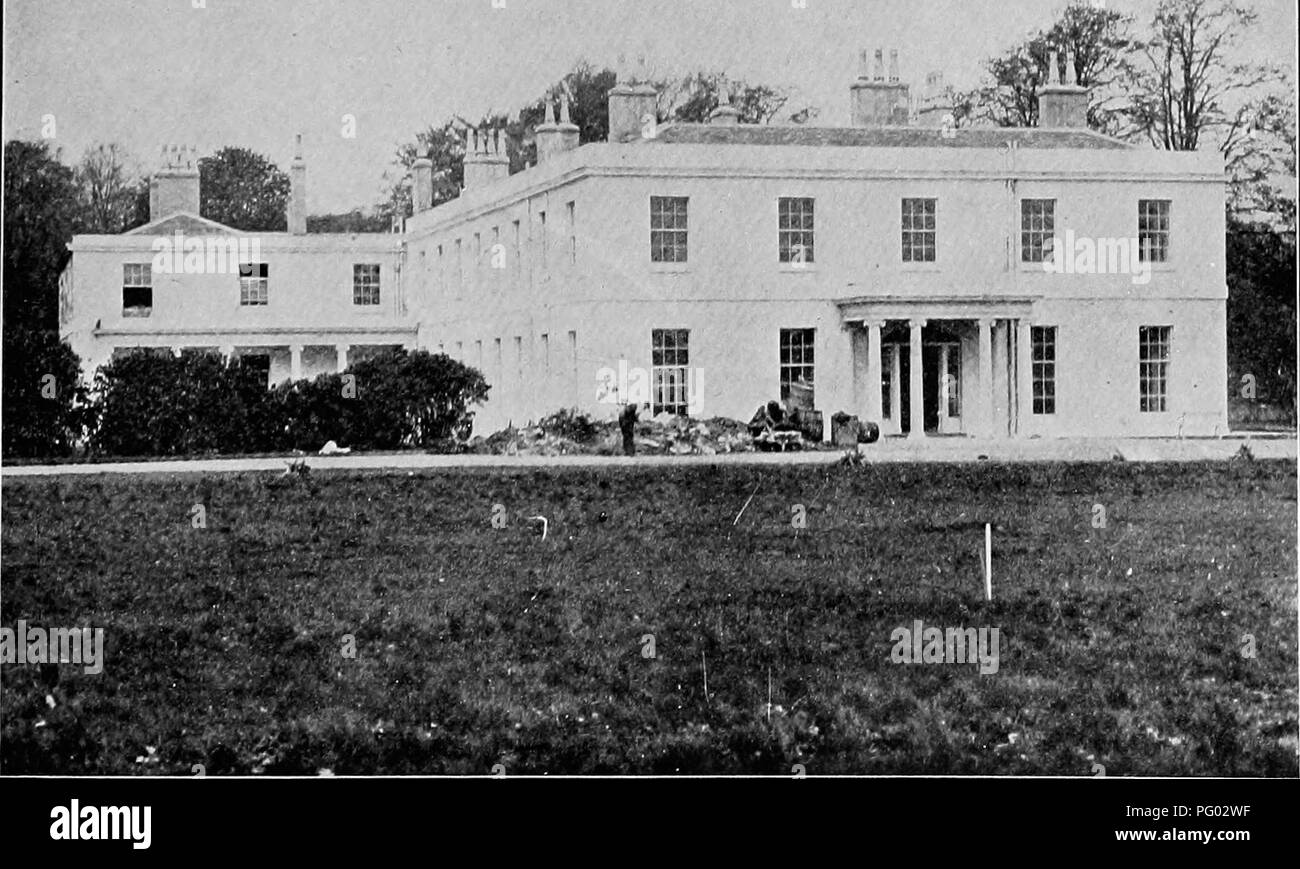 . Die Victoria Geschichte der Grafschaft von Lancaster;. Natural History. RuFFoRD Old Hall aus dem Süden. RuFFORD neue Halle. Bitte beachten Sie, dass diese Bilder sind von der gescannten Seite Bilder, die digital für die Lesbarkeit verbessert haben mögen - Färbung und Aussehen dieser Abbildungen können nicht perfekt dem Original ähneln. extrahiert. Farrer, William, 1861-1924, ed; Brownbill, J., gemeinsame Hrsg. London [Polizist] Stockfoto