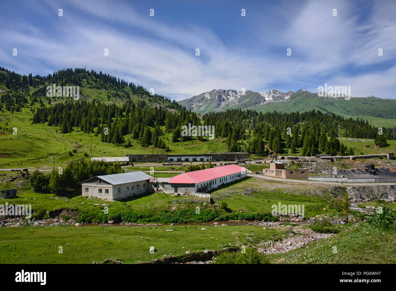 Blick auf Stadt und Tal Jyrgalan, Kirgisistan Stockfoto