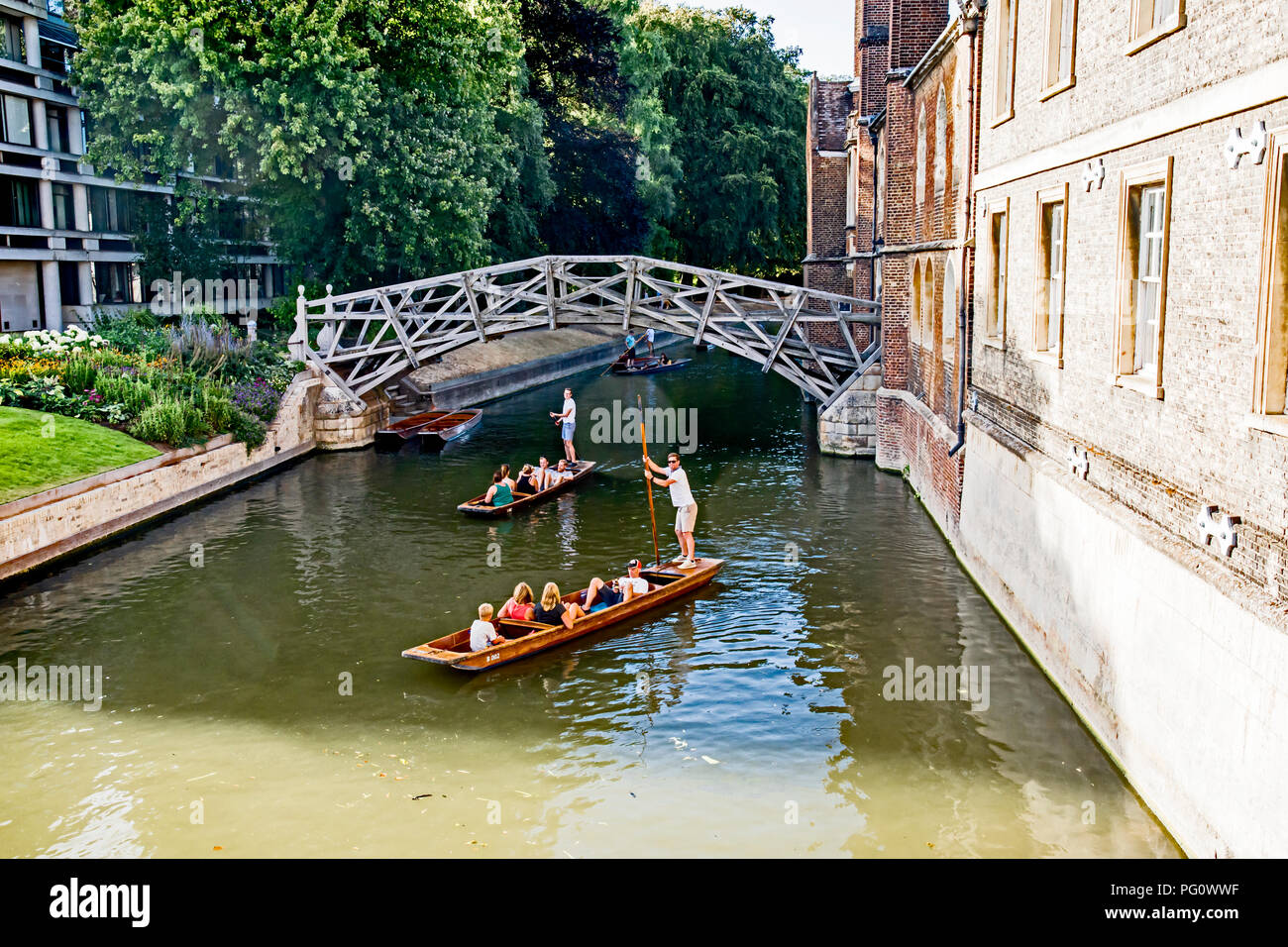 Cambridge (England): Stochern auf dem Fluss Cam; Bootsfahrten auf der Cam Stockfoto