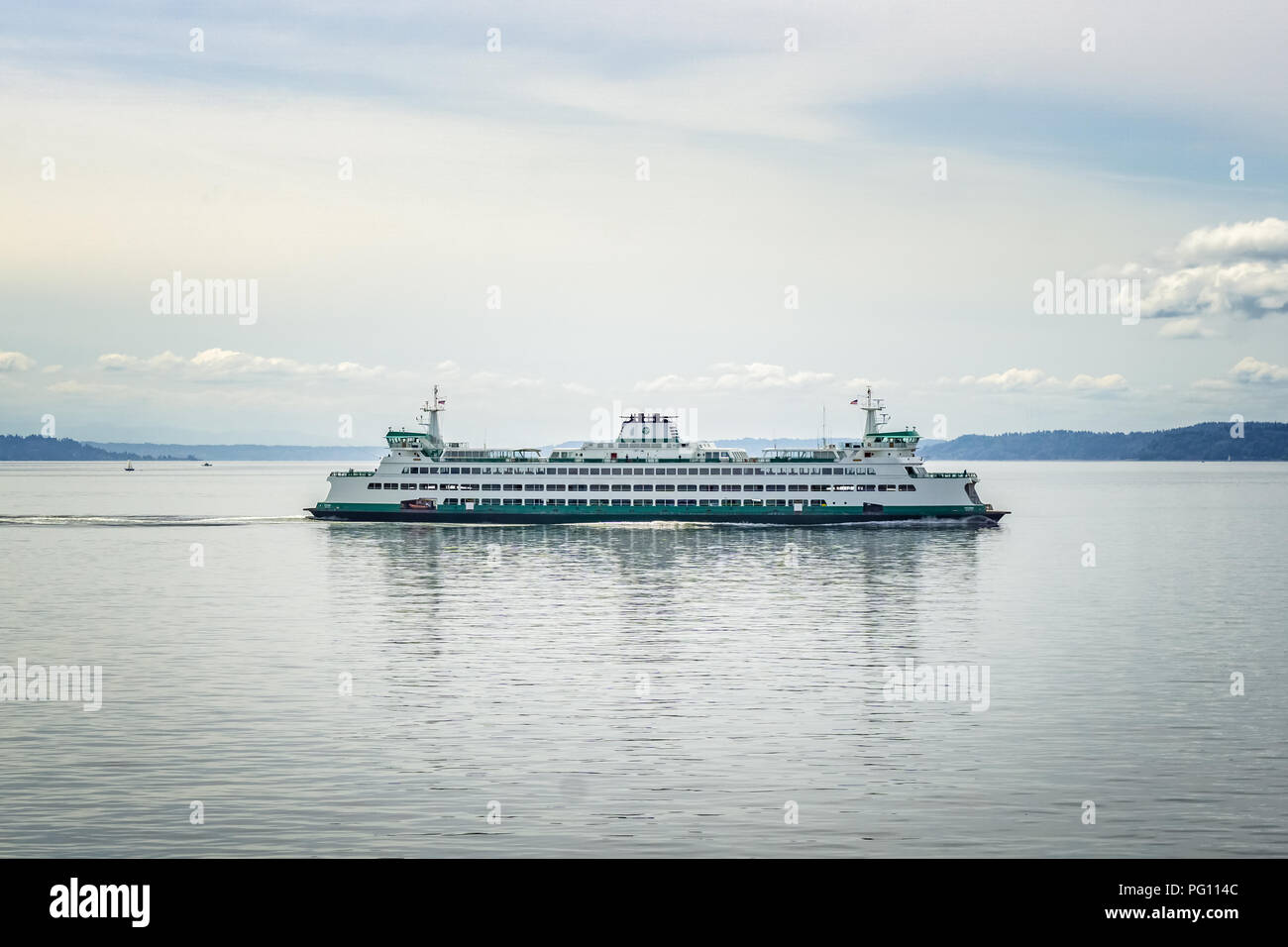 Der Staat Washington Fähre am Puget Sound zwischen Bainbridge Island und Seattle, WA, USA. Stockfoto